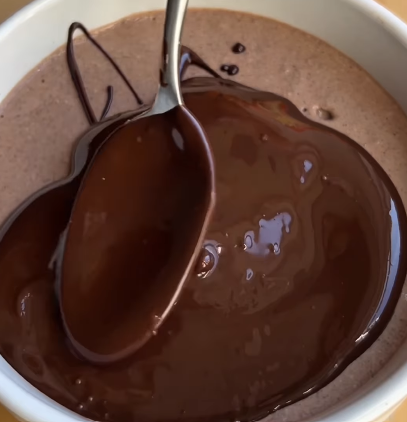 Step 3.1: Melt the chocolate and drizzle it over the top to form a shell