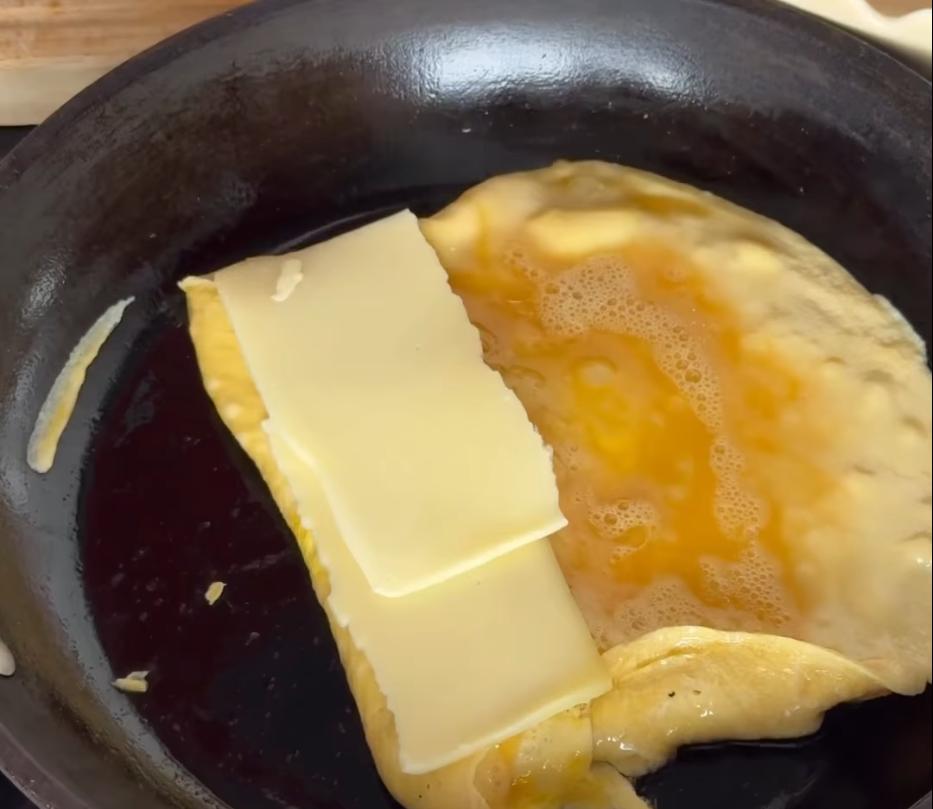 Step 2.1: Heat a non-stick pan on medium heat with a little oil