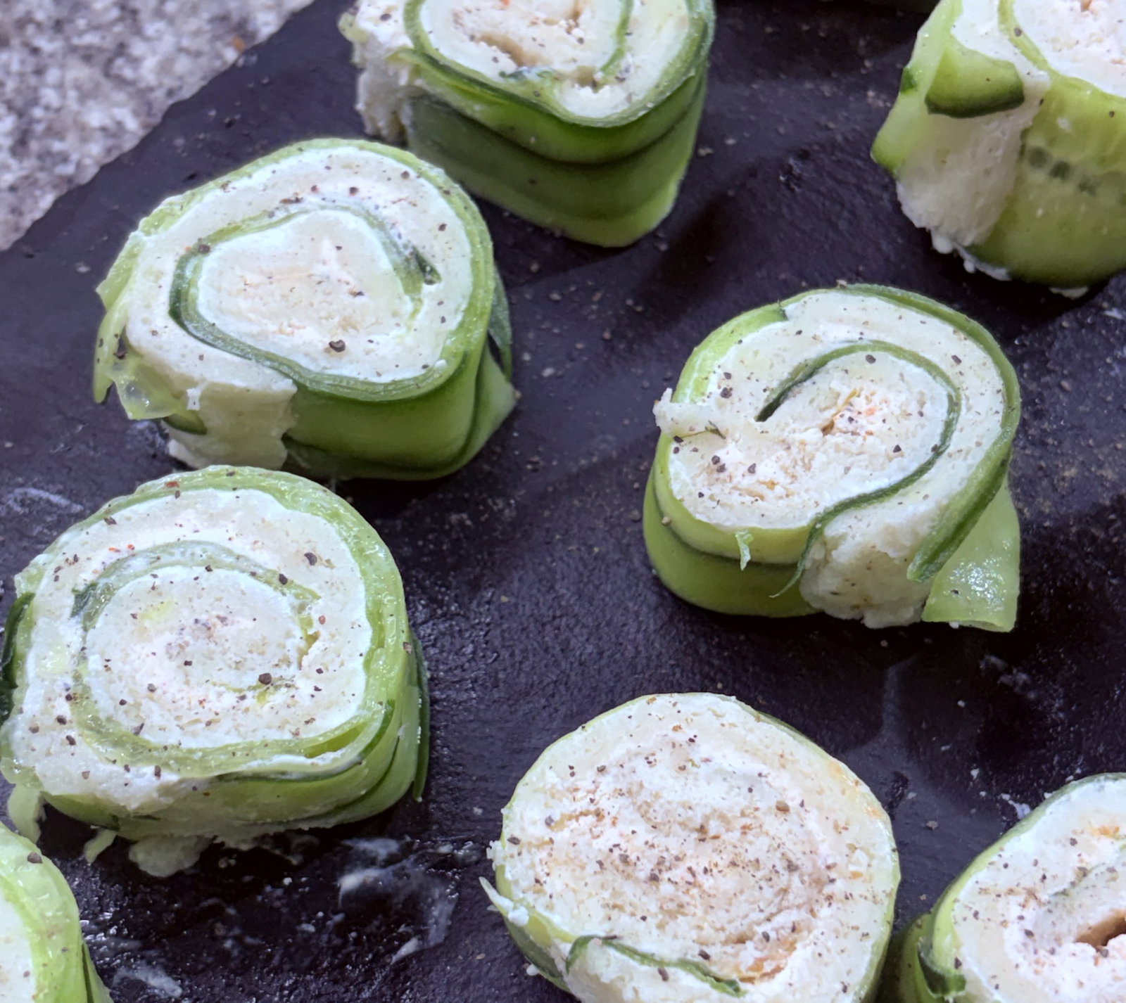 Step 5.1: Use a sharp knife to slice between the toothpicks into neat, bite-sized rolls