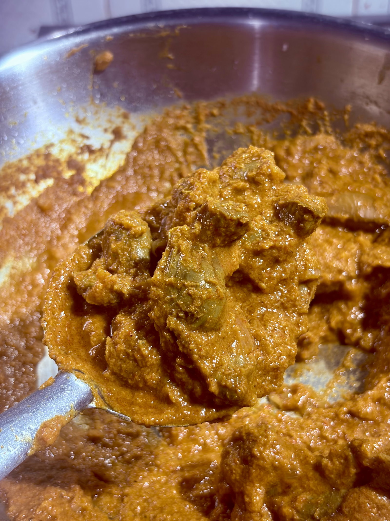 Step 3.2: Cover and simmer for 10 to 15 minutes until the gravy thickens to your liking