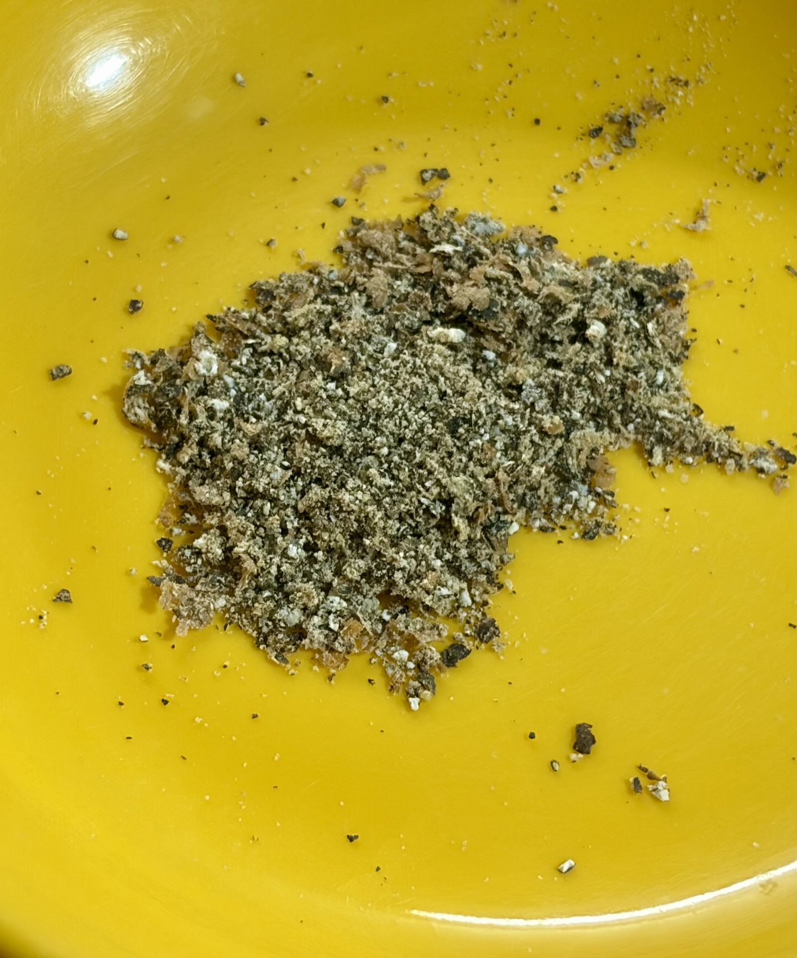 Step 1.1: Crush the seeds from the black and green cardamoms along with the black peppercorns using a mortar and pestle