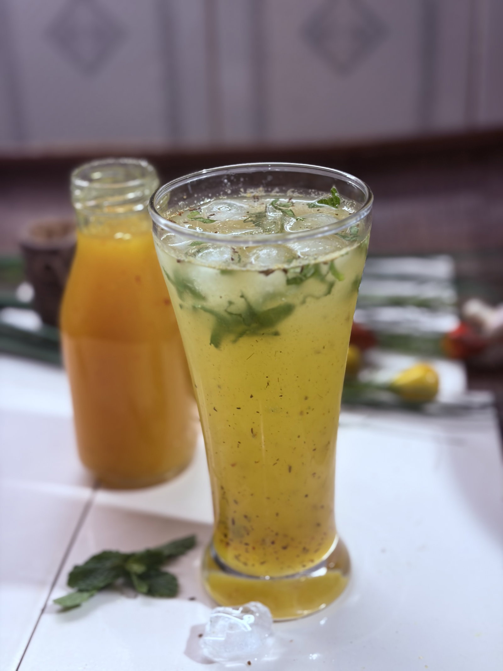 Step 2.1: अंत में भुना जीरा पाउडर की एक चुटकी डालें ताकि खुशबू और बढ़ जाए।