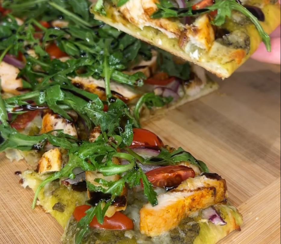 Step 3.1: Top cooled flatbreads with arugula and balsamic glaze