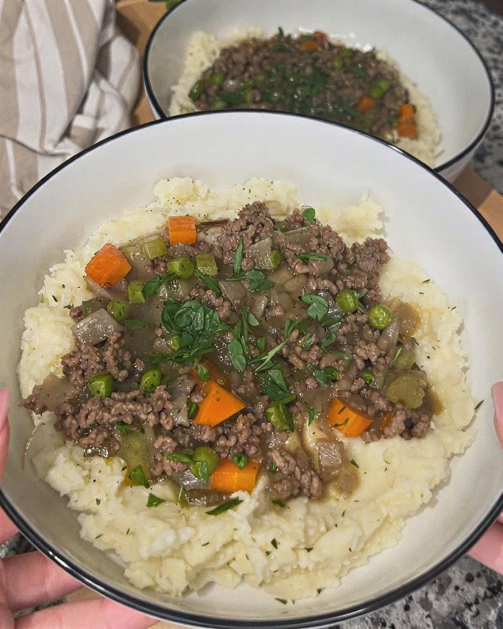 30-Minute Ground Beef & Gravy Over Mashed Potatoes recipe