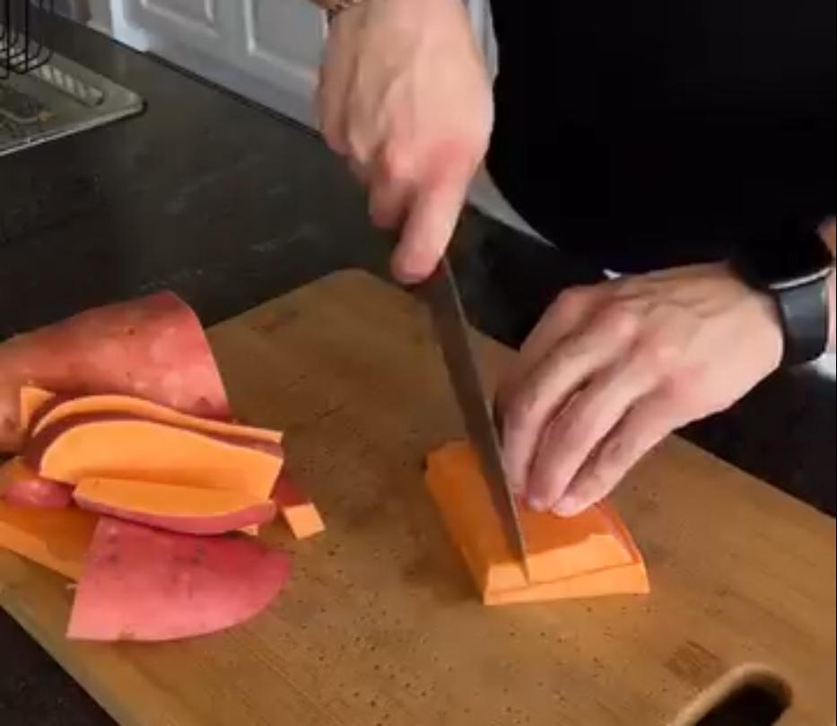 Step 2.1: Soak sweet potato fries in ice water for 1 hour, then drain and dry thoroughly