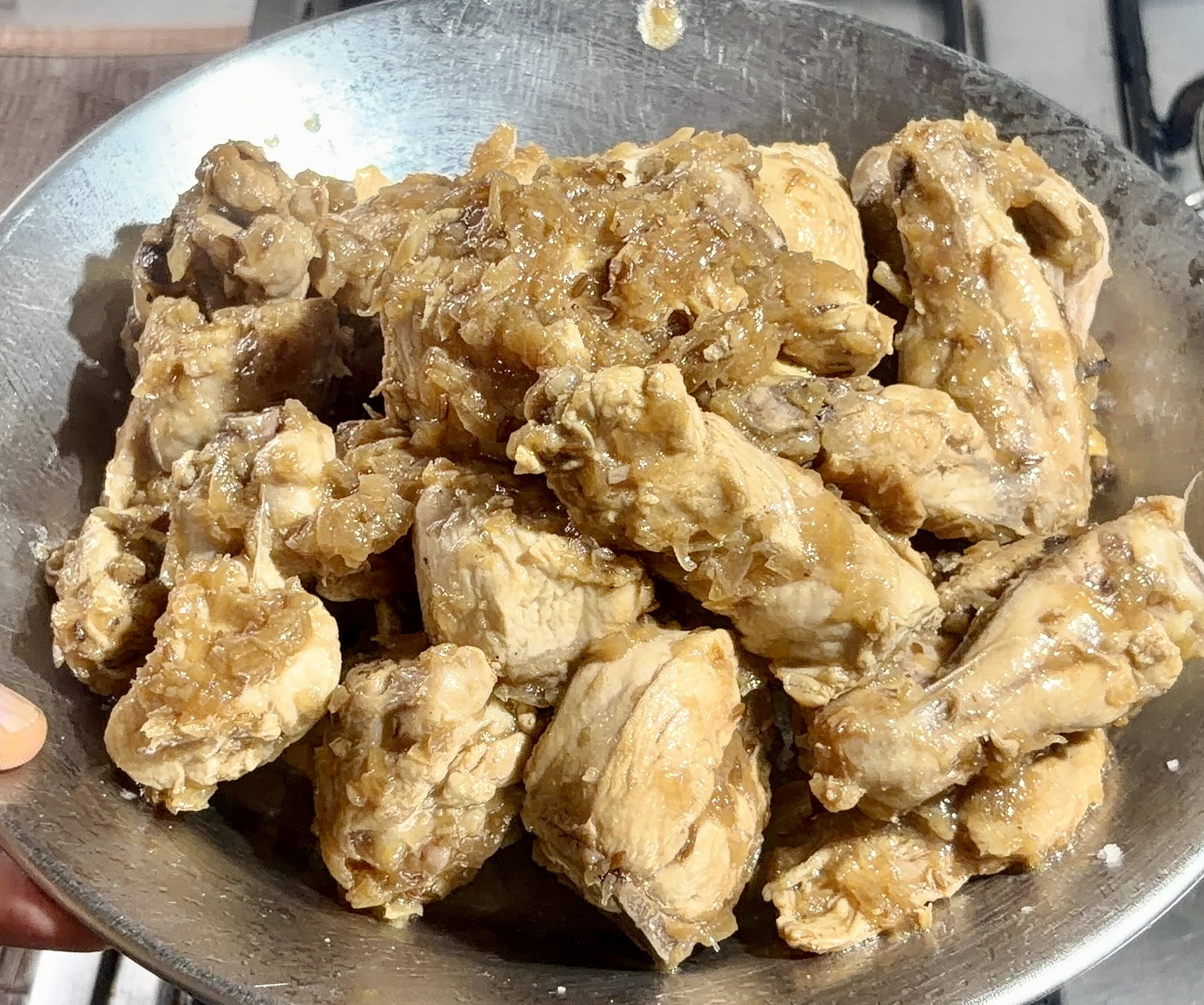 Step 4.1: Remove the chicken pieces from the kadhai, leaving the caramelised onion masala behind