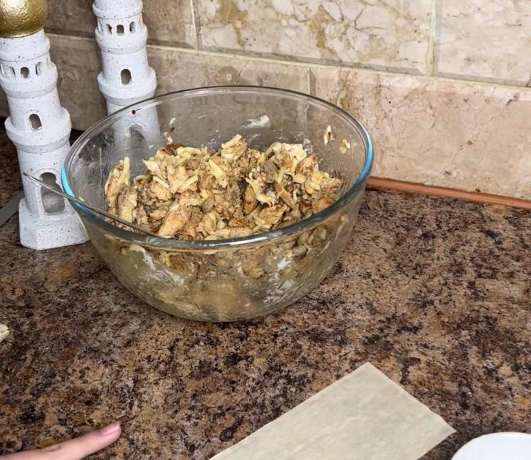 Step 1.1: Add the garlic mayo and mozzarella cheese and stir through the chicken until the cheese is melted