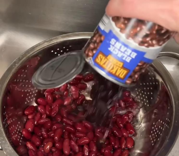 Step 1.1: Drain and rinse kidney beans and black beans