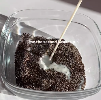 Step 1.1: Mix chia seeds with milk and vanilla extract