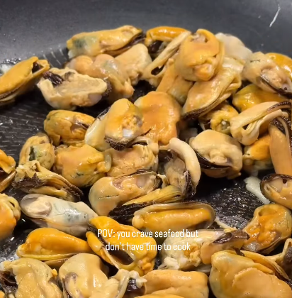 Step 1.1: Add mussels, dried herbs, salt, and pepper