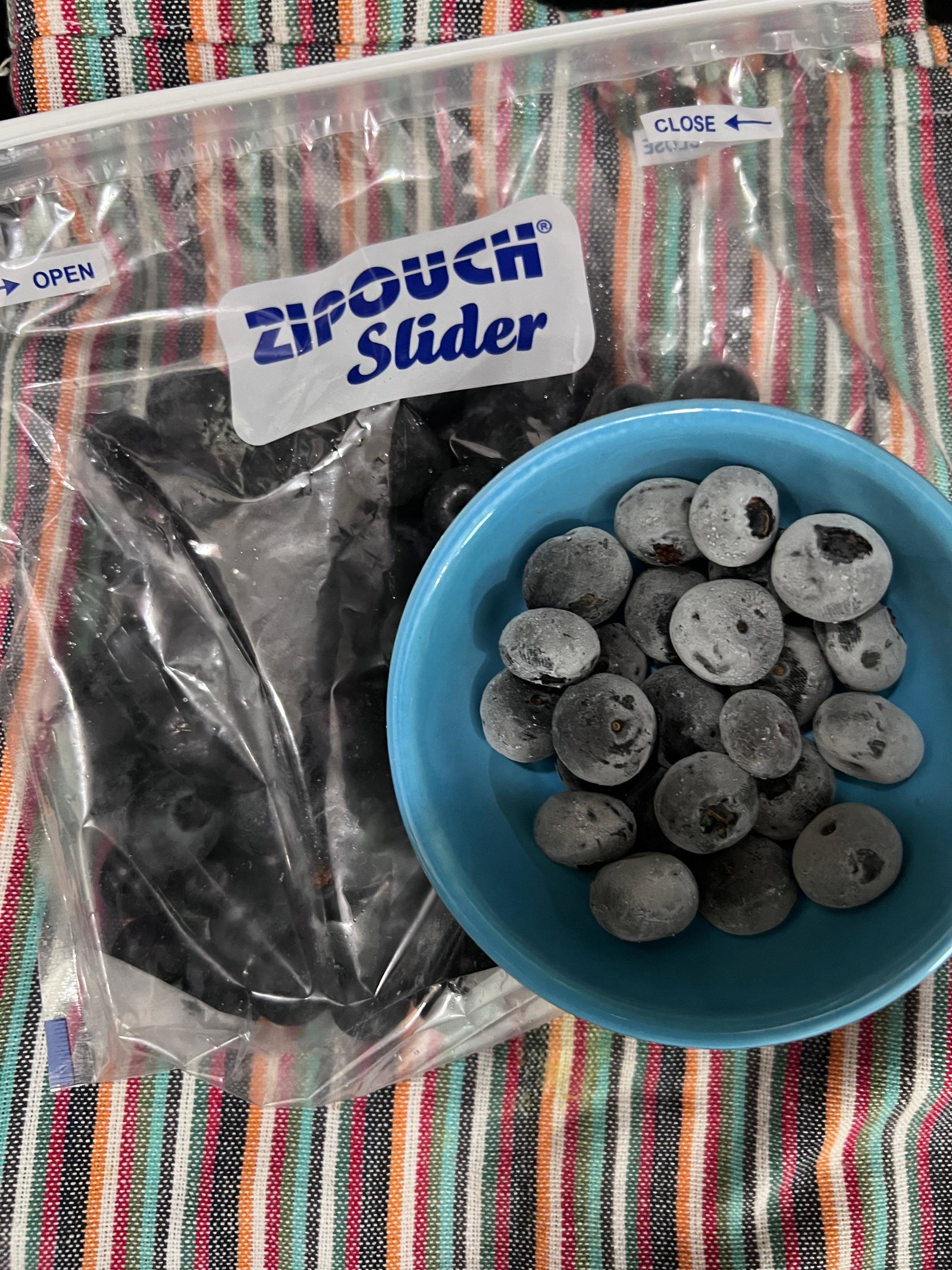 Step 1.1: In another pan, cook blueberries with 1 tbsp sugar and 2 tbsp water until soft and slightly jammy