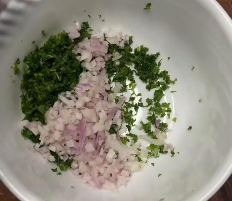 Step 2.1: Mix parsley, garlic, shallot, dried oregano, chilli flakes, red wine vinegar, and extra virgin olive oil in a bowl
