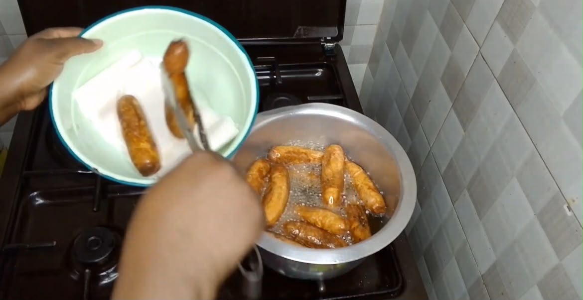 Step 1.2: Pan-fry the sausages, turning them frequently, for about 6–8 minutes until evenly browned and slightly crispy on all sides