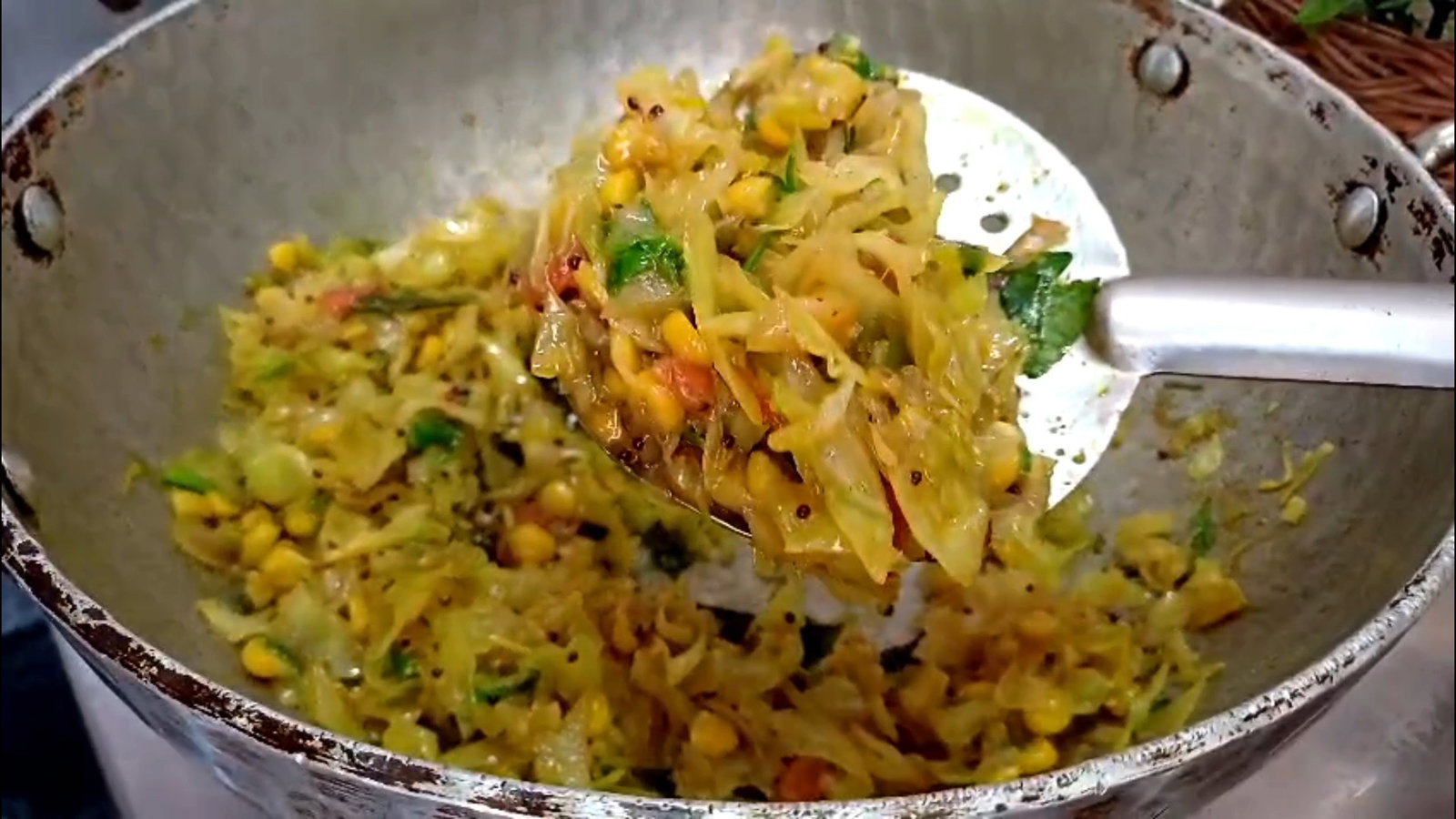 Step 1.2: Garnish with freshly chopped coriander leaves, give it a final mix, and serve hot with chapati or dal-rice