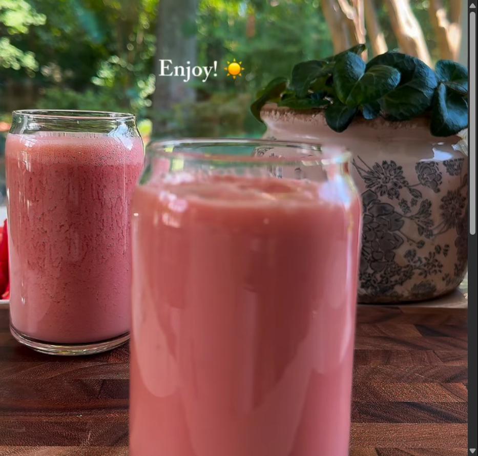 Step 1.1: Add ice cubes to a glass, pour the smoothie over the ice, and serve immediately