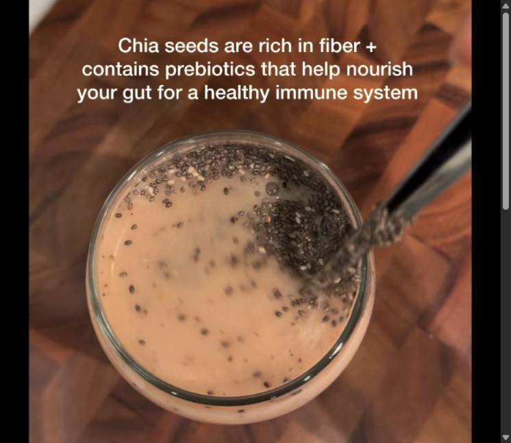 Step 1.1: Pour the smoothie into a glass and add chia seeds, mixing well