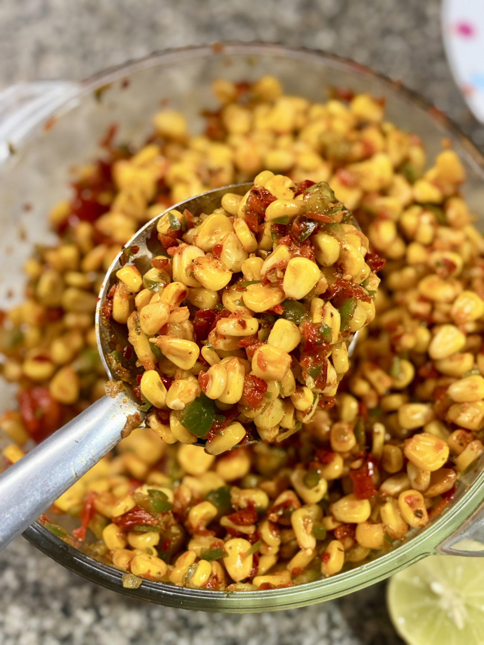 Step 1.1: ऊपर से थोड़ा सा ताजा धनिया डालें। इसे गर्म स्नैक के रूप में या ठंडा सलाद के रूप में परोसें।