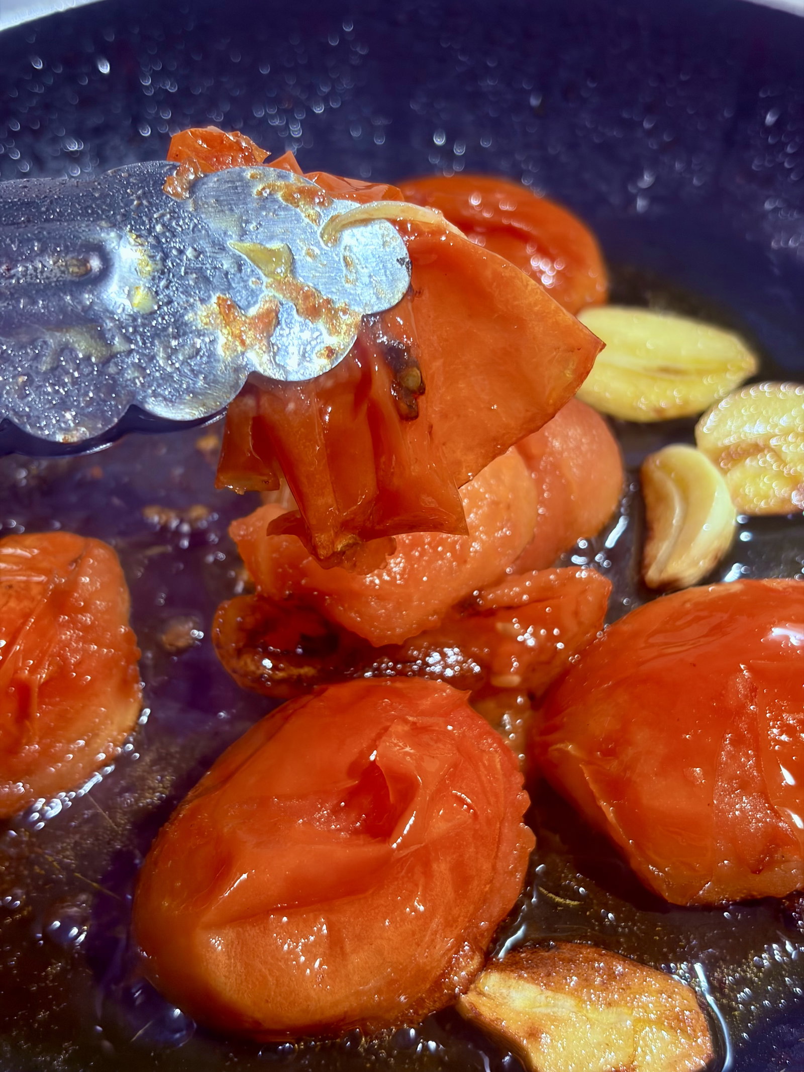 Step 1.1: Switch off the heat and allow the tomatoes and garlic to cool completely