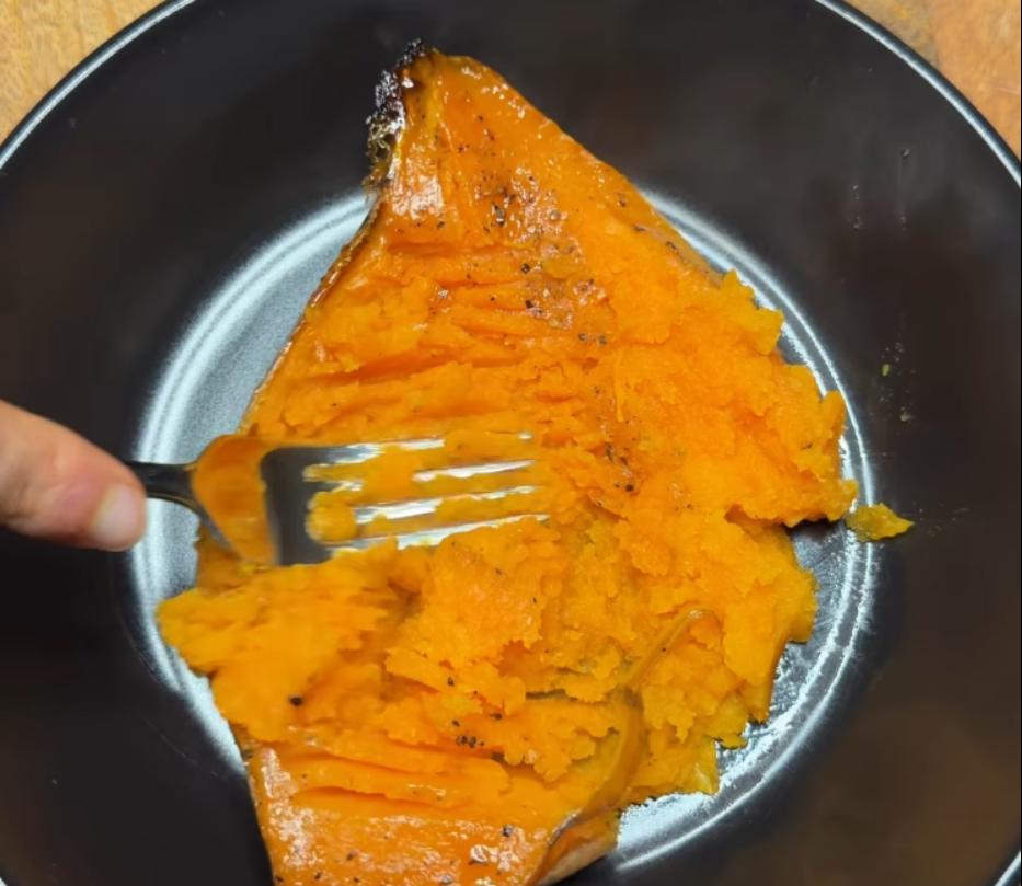 Step 1.1: Let sweet potatoes cool for at least 5 minutes face down before serving