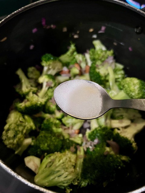 Step 1.2: Add cinnamon powder and salt and stir briefly until aromatic