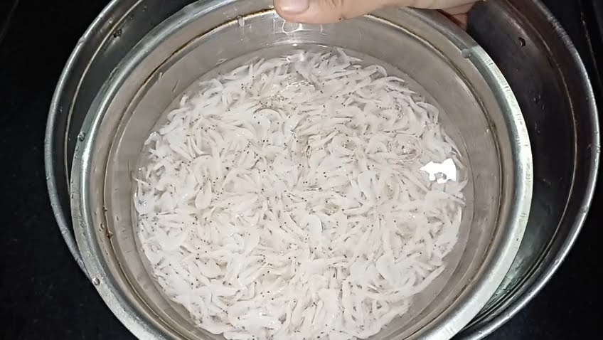 Step 1.1: Soak baby shrimps in salt water to remove any worms that may not be visible to the naked eye