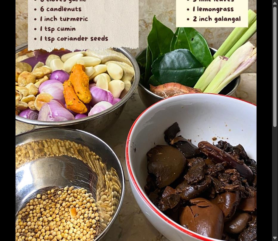 Step 1.1: Blend the spice paste ingredients (kluwek, shallots, garlic, candlenuts, turmeric, cumin, coriander) into a smooth paste