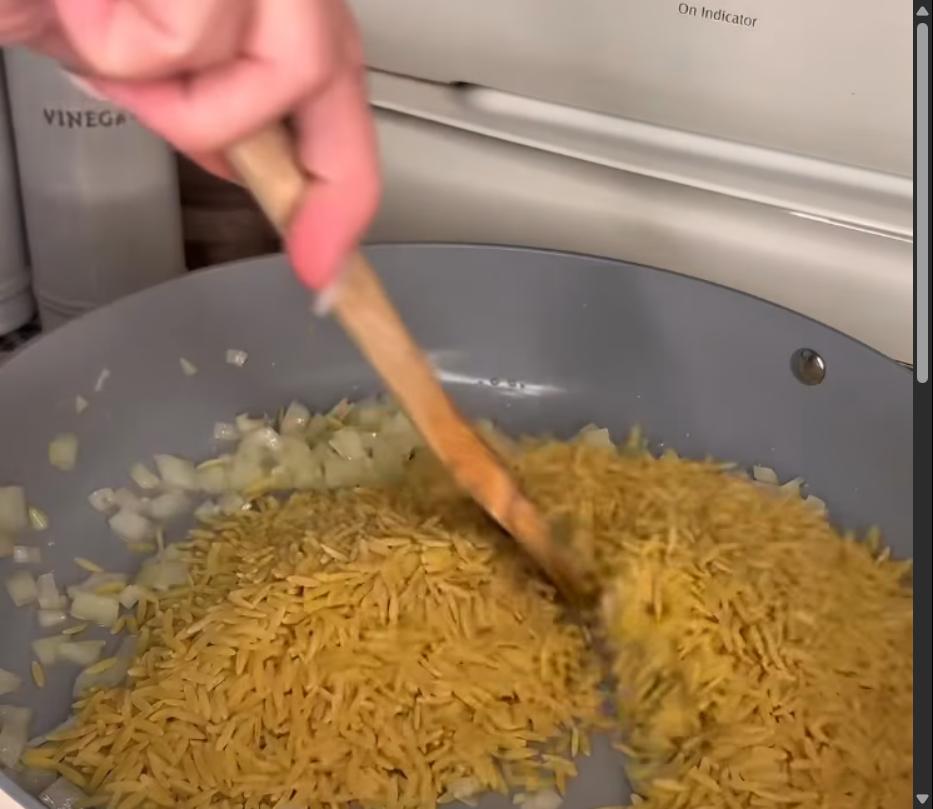 Step 2.1: Stir in orzo and toast for 1 minute until slightly golden