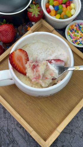 Step 4.2: Top with fresh strawberry slices and optionally, a scoop of vanilla ice cream