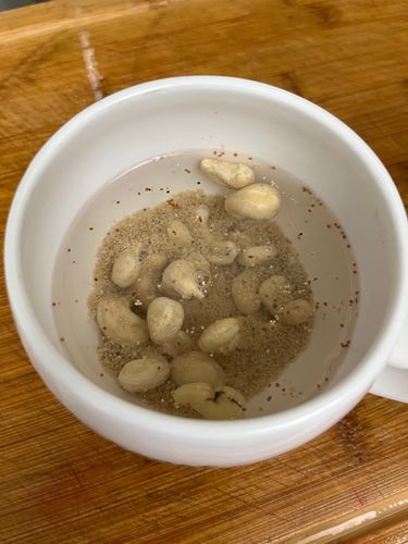 Step 2.1: In a small bowl, soak cashew nuts and poppy seeds in water for 30 minutes