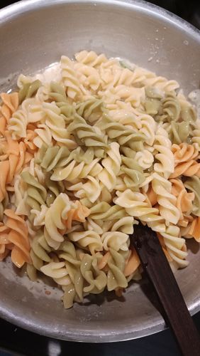 Step 4.1: Optional: Add 2 tbsp grated cheese and mix until it melts into the sauce