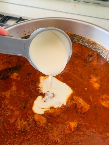 Step 5.1: Stir in the fresh cream and let it cook for another 5–7 minutes, allowing all the flavours to meld